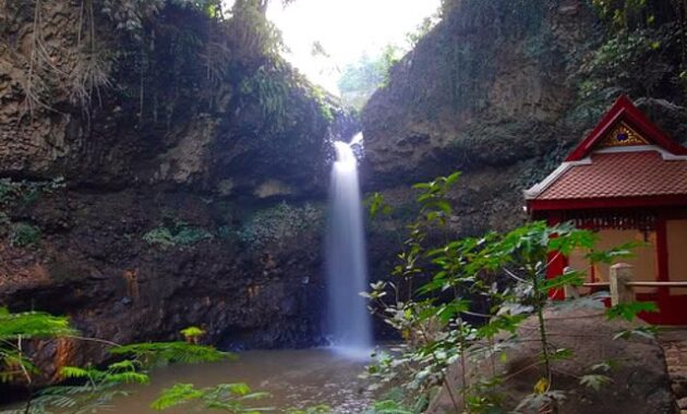 menikmati keindahan air terjun curug dago, Keindahan Air Terjun, Mengenal Kawasan, Rute dan Lokasi, Area Parkir, Fasilitas Yg Ada