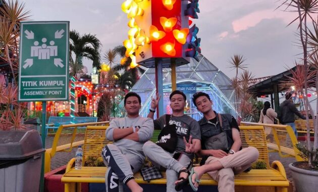 menikmati malam di batu night spectacular