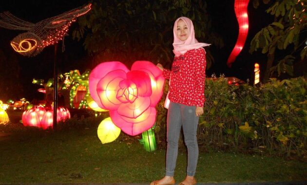menikmati malam di batu night spectacular