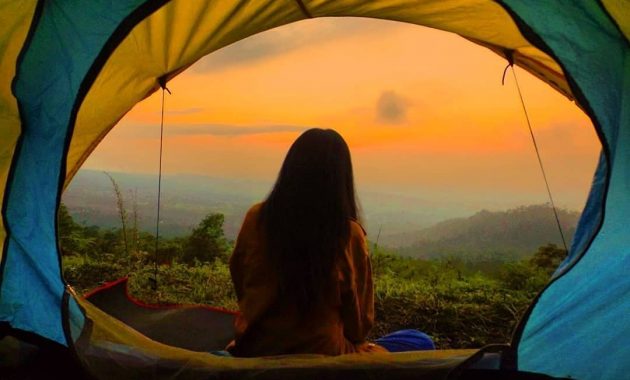 menikmati pesona bukit tranggulasih