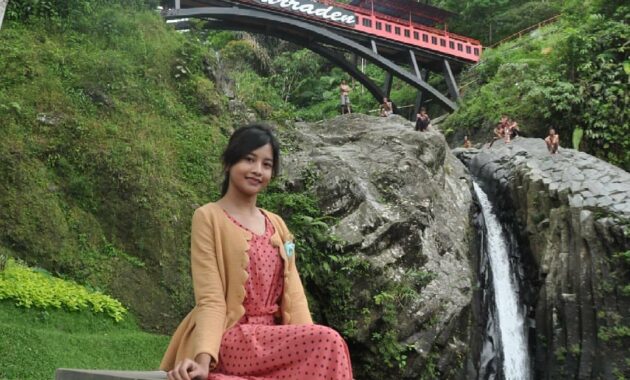menikmati wisata baturraden bersama keluarga