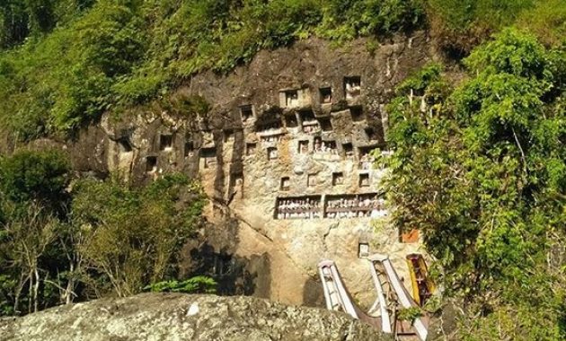 menjelajahi nilai historis lemo toraja
