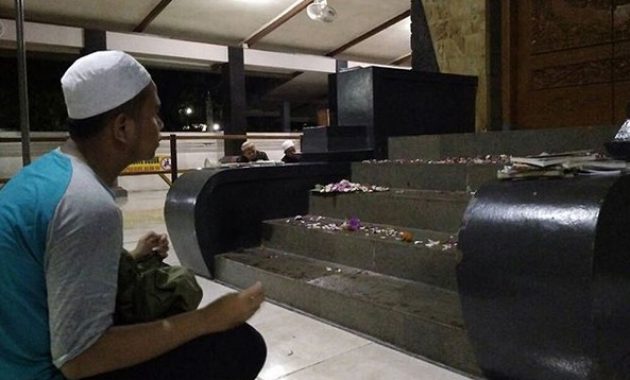 menjelajahi perhentian terakhir kanjeng sunan kalijaga demak jawa tengah