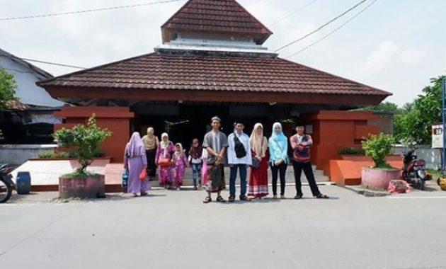 menjelajahi perhentian terakhir kanjeng sunan kalijaga demak jawa tengah