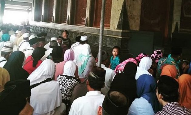 menjelajahi perhentian terakhir kanjeng sunan kalijaga demak jawa tengah