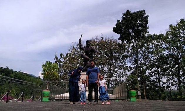 monumen kresek, saksi bisu tragedi kebiadaban pki di madiun