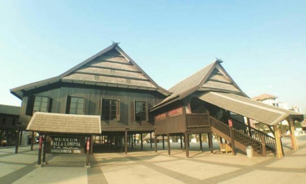 museum balla lompoa makassar, apa saja koleksi didalamnya