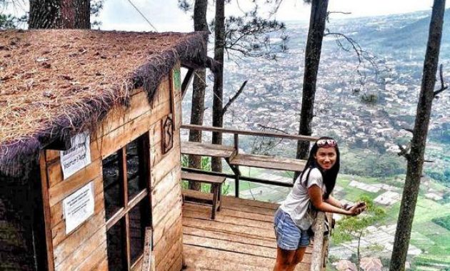 omah kayu batu, berapa harga sewa dan tiket masuknya?