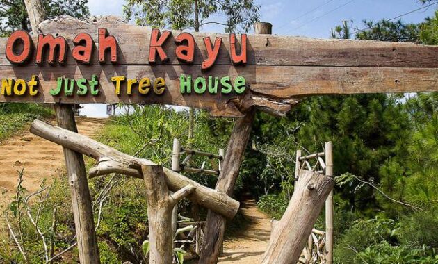 omah kayu batu, berapa harga sewa dan tiket masuknya?