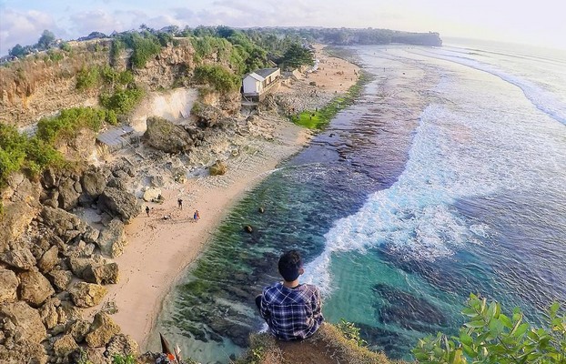 daya tarik pantai balangan, fasilitas pantai balangan, foto pantai balangan, harga tiket pantai balangan, keindahan pantai balangan, pantai balangan, pantai balangan badung, pantai balangan bali, tiket pantai balangan, pantai balangan badung: harga tiket, aktivitas seru, daya tarik