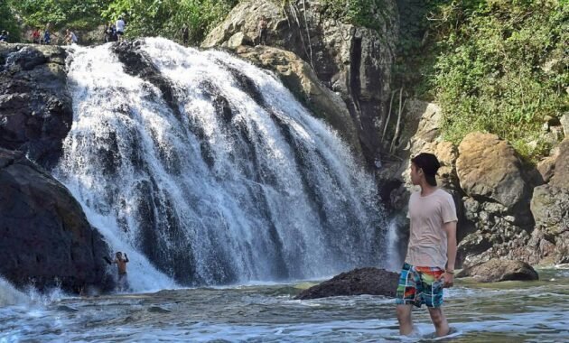 Pantai Banyu Anjlok Malang, Adakah Fasilitas Snorkeling dan Berapa Harga Tiket Masuknya?