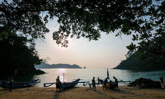 pantai bolu bolu malang bisa snorkeling?