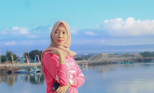 pantai boom banyuwangi yang jembatannya disebut dion wiyoko seperti helix bridge singapura