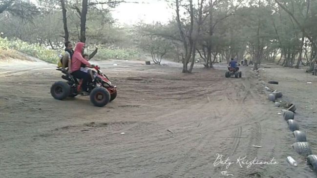 aktivitas di pantai goa cemara, daya tarik pantai goa cemara, goa cemara, harga tiket pantai goa cemara, keindahan pantai goa cemara, kuliner di pantai goa cemara, liburan ke pantai goa cemara, lokasi pantai goa cemara, pantai goa cemara, pantai goa cemara bantul, pantai goa cemara jogja, tiket masuk pantai goa cemara, pantai goa cemara: harga tiket, daya tarik, fasilitas, aktivitas dll