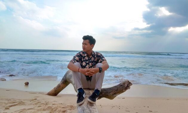 pantai gondo mayit blitar