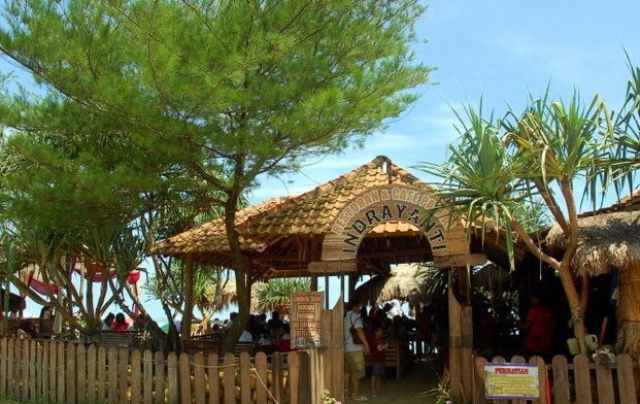 daya tarik pantai indrayanti, fasilitas pantai indrayanti, harga tiket pantai indrayanti, keindahan pantai indrayanti, pantai indrayanti, pantai indrayanti gunung kidul, pantai indrayanti jogja, wahana pantai indrayanti, pantai indrayanti jogja, harga tiket, wahana, fasilitas, daya tarik dll