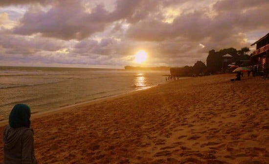 daya tarik pantai indrayanti, fasilitas pantai indrayanti, harga tiket pantai indrayanti, keindahan pantai indrayanti, pantai indrayanti, pantai indrayanti gunung kidul, pantai indrayanti jogja, wahana pantai indrayanti, pantai indrayanti jogja, harga tiket, wahana, fasilitas, daya tarik dll