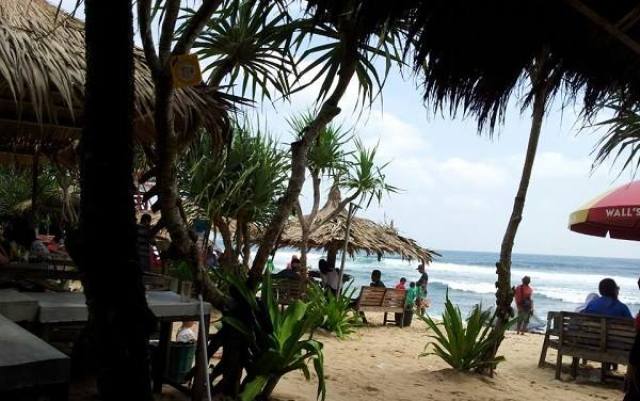 daya tarik pantai indrayanti, fasilitas pantai indrayanti, harga tiket pantai indrayanti, keindahan pantai indrayanti, pantai indrayanti, pantai indrayanti gunung kidul, pantai indrayanti jogja, wahana pantai indrayanti, pantai indrayanti jogja, harga tiket, wahana, fasilitas, daya tarik dll