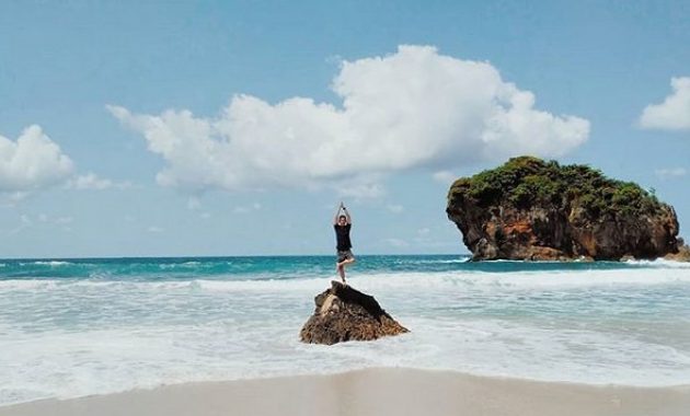 alamat pantai jungwok, harga tiket pantai jungwok, liburan ke pantai jungwok, lokasi pantai jungwok fasilitas pantai jungwok, pantai jungwok, pantai jungwok gunung kidul, pantai jungwok jogja, rute pantai jungwok, tiket masuk pantai jungwok, wisata pantai jungwok, pantai jungwok gunung kidul: harga tiket, daya tarik, aktivitas dll