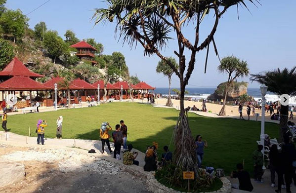 aktivitas di pantai kukup, fasilitas pantai kukup, kuliner di pantai kukup, lokasi pantai kukup, pantai kukup, wisata pantai kukup, pantai kukup: harga tiket, daya tarik, aktivitas seru, fasilitas dll