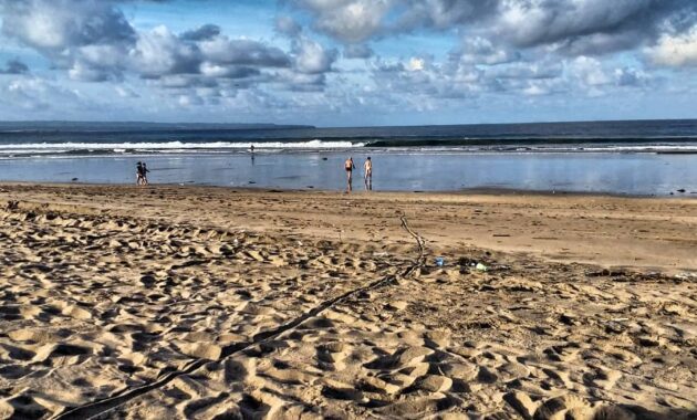 pantai legian bali, favorit para wisatawan, Harga Tiket Masuk, Daya Tarik , Kehidupan Malam Hari , Jalan Menuju Lokasi, Wisata Lainnya