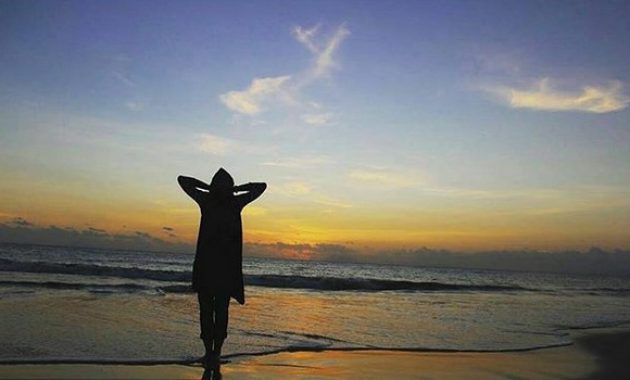 pantai marbella! gaungnya tak terdengar, tetapi selalu ramai dengan terompet suka cita, Pengalaman Menarik, Masih Bersih, Hotel Pinggir Pantai, Sewa Banana Boat, Rute Menuju Lokasi