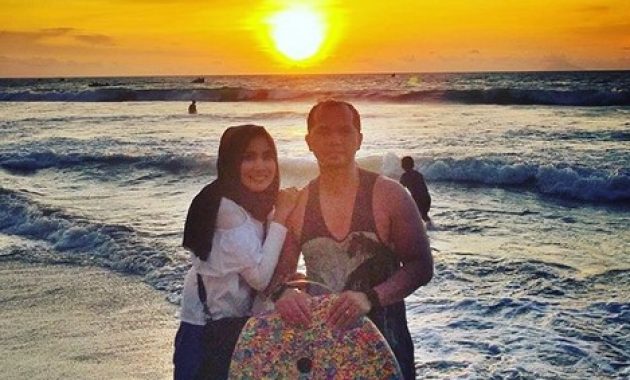 pantai marbella! gaungnya tak terdengar, tetapi selalu ramai dengan terompet suka cita, Pengalaman Menarik, Masih Bersih, Hotel Pinggir Pantai, Sewa Banana Boat, Rute Menuju Lokasi