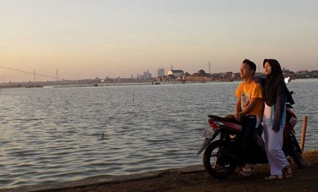 pantai morosari demak, destinasi wisata yang mempesona di jawa tengah, Rute Menuju Lokasi, Hal yang Menarik di Pantai Morosari, Fasilitas yang Ada di Pantai Morosari, Harga Tiket Masuk Pantai Morosari