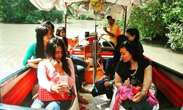 pantai morosari demak, destinasi wisata yang mempesona di jawa tengah, Rute Menuju Lokasi, Hal yang Menarik di Pantai Morosari, Fasilitas yang Ada di Pantai Morosari, Harga Tiket Masuk Pantai Morosari