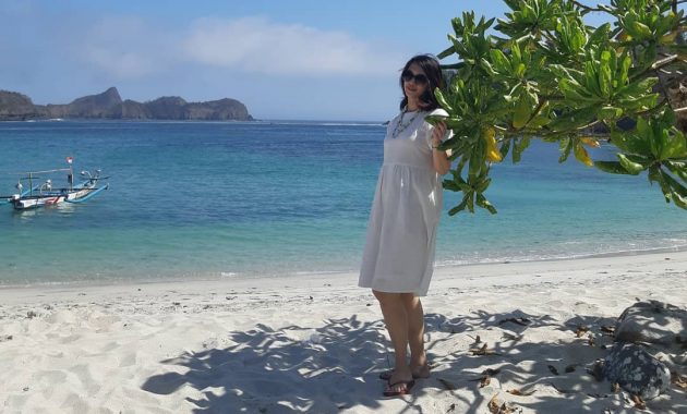 pantai mustika, calon primadona, Bukan Rahasia, Keindahan Potensi, Jalan Menuju Lokasi, Buka Jam Berapa, Harga Tiket Masuk