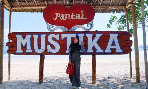 pantai mustika, calon primadona, Bukan Rahasia, Keindahan Potensi, Jalan Menuju Lokasi, Buka Jam Berapa, Harga Tiket Masuk
