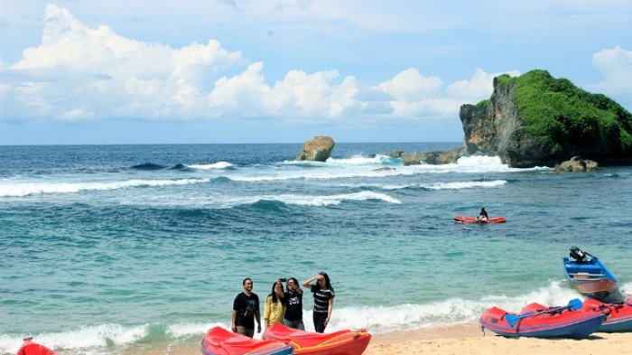 aktivitas seru pantai ngandong, harga tiket pantai ngandong, liburan ke pantai ngandong, pantai ngandong, pantai ngandong gunung kidul, pantai ngandong jogja, tiket masuk pantai ngandong, wisata pantai ngandong, pantai ngandong: harga tiket, daya tarik, aktivitas seru, fasilitas dll