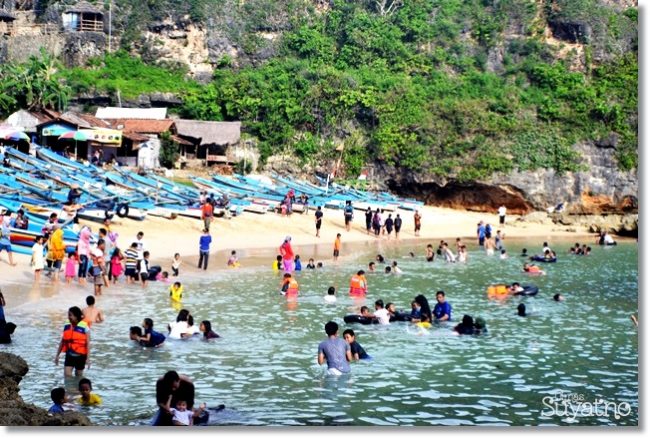 aktivitas di pantai ngrenehan, alamat pantai ngrenehan, fasilitas pantai ngrenehan, harga tiket masuk pantai ngrenehan, harga tiket pantai ngrenehan, lokasi pantai ngrenehan, pantai ngrenehan, pesona pantai ngrenehan, rute pantai ngrenehan, tiket masuk pantai ngrenehan, pantai ngrenehan jogja: harga tiket, daya tarik, aktivitas seru dll