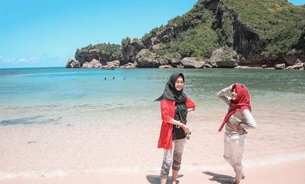 aktivitas di pantai ngrenehan, alamat pantai ngrenehan, fasilitas pantai ngrenehan, harga tiket masuk pantai ngrenehan, harga tiket pantai ngrenehan, lokasi pantai ngrenehan, pantai ngrenehan, pesona pantai ngrenehan, rute pantai ngrenehan, tiket masuk pantai ngrenehan, pantai ngrenehan jogja: harga tiket, daya tarik, aktivitas seru dll