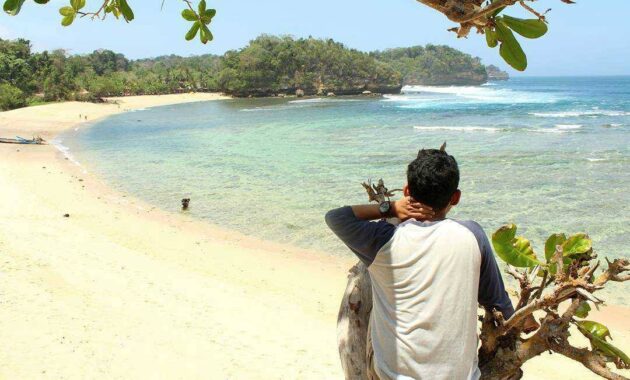 pantai pasir panjang malang, Wisata Bahari, Rute Menuju Pantai, Harga Tiket Masuk, Wisata Keluarga, Penginapan