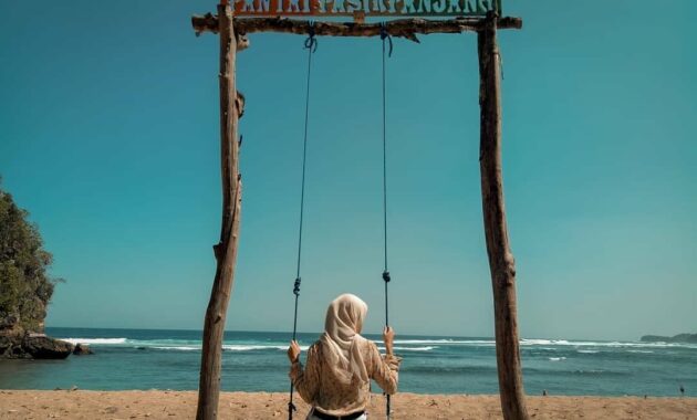 pantai pasir panjang malang, Wisata Bahari, Rute Menuju Pantai, Harga Tiket Masuk, Wisata Keluarga, Penginapan