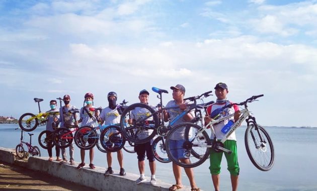 pantai ria gresik, Pantai di Gresik, Dua Lokasi, Keelokannya , Lokasi Dimana, Buka Jam Berapa