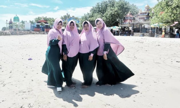 pantai ria gresik, Pantai di Gresik, Dua Lokasi, Keelokannya , Lokasi Dimana, Buka Jam Berapa