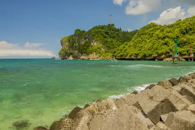 pantai sadeng, pantai indah yang sarat nilai sejarah di gunung kidul
