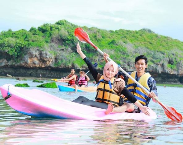 aktivitas seru di pantai sadranan, fasilitas di pantai sadranan, harga tiket pantai sadranan, lokasi pantai sadranan, pantai sadranan, pantai sadranan gunung kidul, pantai sadranan jogja, tiket pantai sadranan, pantai sadranan, harga tiket, daya tarik, aktivitas seru, fasilitas dll