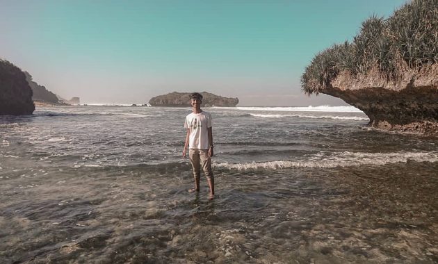 bermain di pinggir pantai slili gunung kidul, harga tiket pantai slili, pantai slili gunung kidul, pantai slili jogja, rute pantai slili, tiket masuk pantai slili, tiket pantai slili, wisata alama pantai slili, wisata pantai slili, pantai slili gunung kidul: harga tiket, daya tarik, aktivitas seru dll