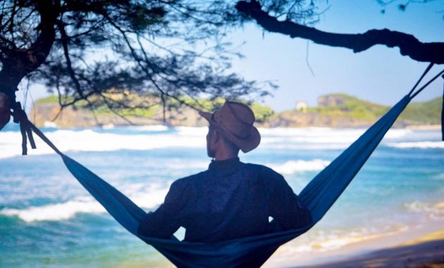 bermain di pinggir pantai slili gunung kidul, harga tiket pantai slili, pantai slili gunung kidul, pantai slili jogja, rute pantai slili, tiket masuk pantai slili, tiket pantai slili, wisata alama pantai slili, wisata pantai slili, pantai slili gunung kidul: harga tiket, daya tarik, aktivitas seru dll