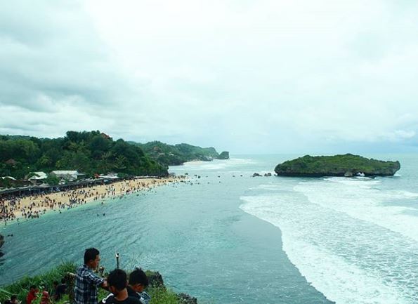 bermain di pinggir pantai slili gunung kidul, harga tiket pantai slili, pantai slili gunung kidul, pantai slili jogja, rute pantai slili, tiket masuk pantai slili, tiket pantai slili, wisata alama pantai slili, wisata pantai slili, pantai slili gunung kidul: harga tiket, daya tarik, aktivitas seru dll