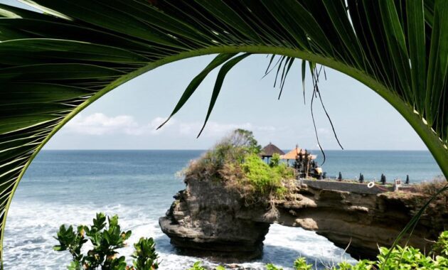 pantai tanah lot bali