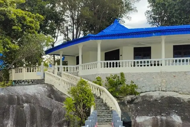 pantai tanjung pesona – daya tarik, tiket &amp; ragam aktivitas