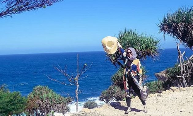 fasilitas pantai timang, gondala pantai timang, harga masuk taman safari, harga tiket masuk pantai timang, liburan ke pantai timang, lokasi pantai timang, pantai timang, pantai timang jogja, tiket masuk pantai timang, tiket naik gondala pantai timang, tiket pantai timang, wisata pantai timang, pantai timang ‘gondola & jembatan gantung’, tiket, daya tarik dll