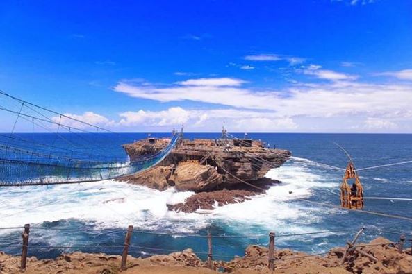 fasilitas pantai timang, gondala pantai timang, harga masuk taman safari, harga tiket masuk pantai timang, liburan ke pantai timang, lokasi pantai timang, pantai timang, pantai timang jogja, tiket masuk pantai timang, tiket naik gondala pantai timang, tiket pantai timang, wisata pantai timang, pantai timang ‘gondola & jembatan gantung’, tiket, daya tarik dll