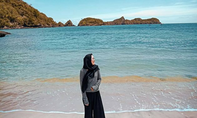 pantai wedi ireng, Tidak Ada Habisnya, Keindahan Potensi, Jalan Menuju Lokasi, Buka Jam Berapa, Harga Tiket Masuk