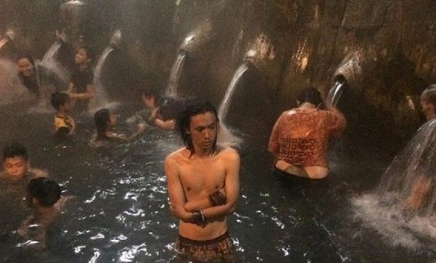 pemandian air panas guci: selain untuk relaksasi, katanya tempat wisata ini dapat menyembuhkan penyakit lho!