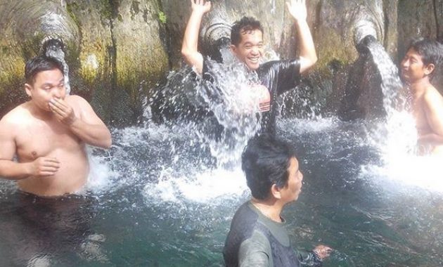 pemandian air panas guci: selain untuk relaksasi, katanya tempat wisata ini dapat menyembuhkan penyakit lho!